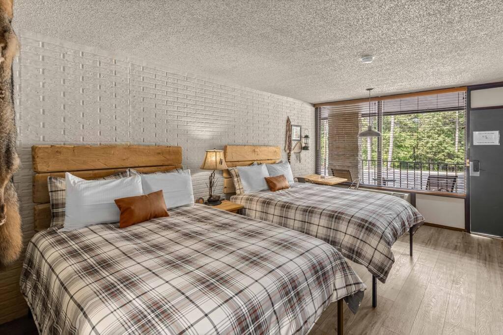 Stonegate Lodge 2 Queen Beds Fast Wifi 50In Tv Salt Water Pool Room # 305 Eureka Springs Exterior photo